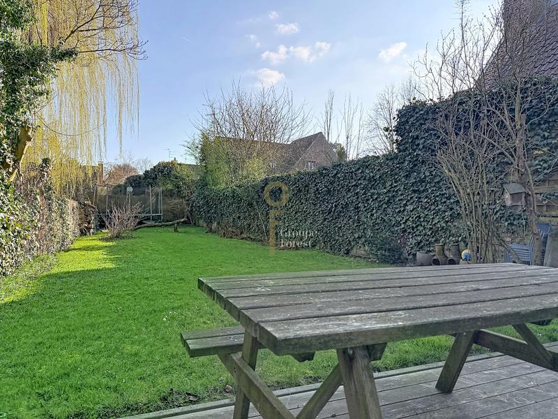 Maison - 180 m² - 7 pièces