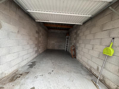 Parking / Garage - 10 m²