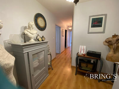 Maison - 244 m² - 7 pièces