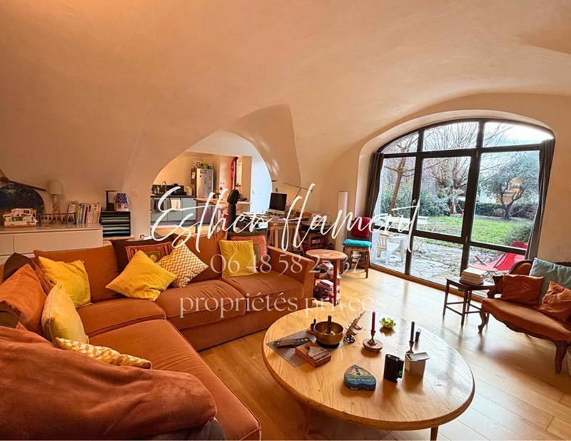 Propriété - 351 m² - 10 pièces