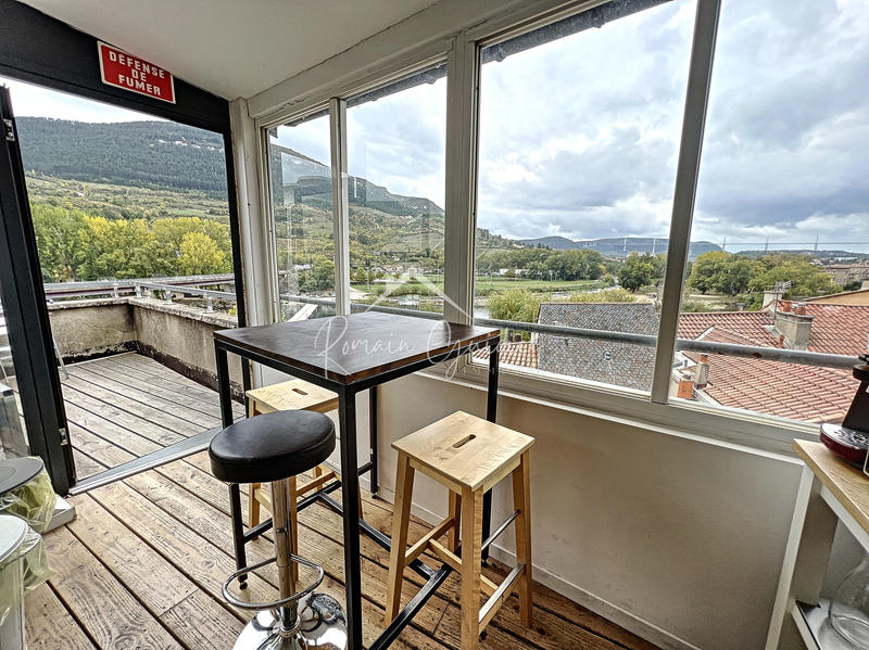 Loft - 311 m² - 8 pièces