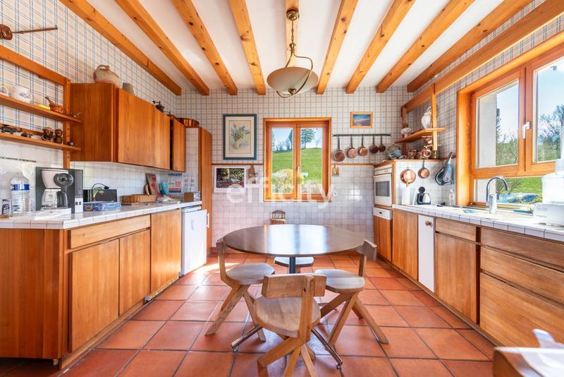 Maison - 450 m² - 10 pièces