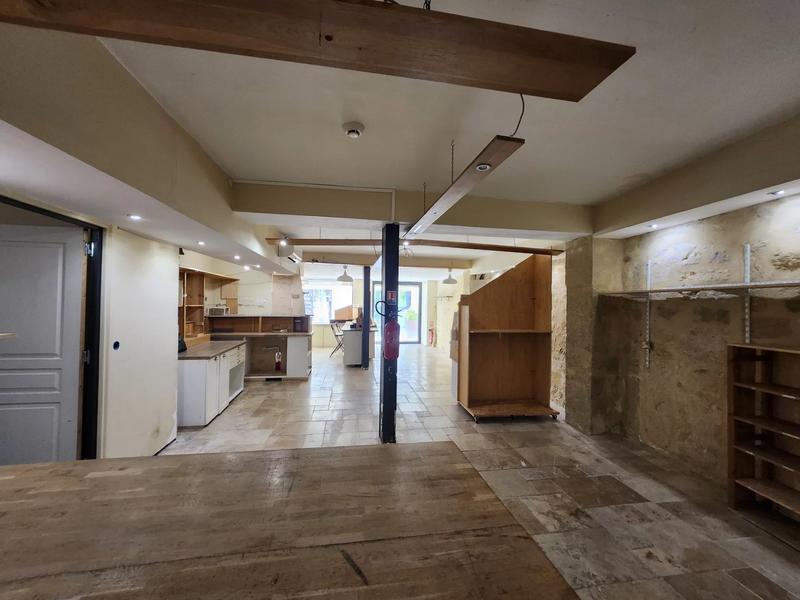 Local commercial - 180 m² - 6 pièces