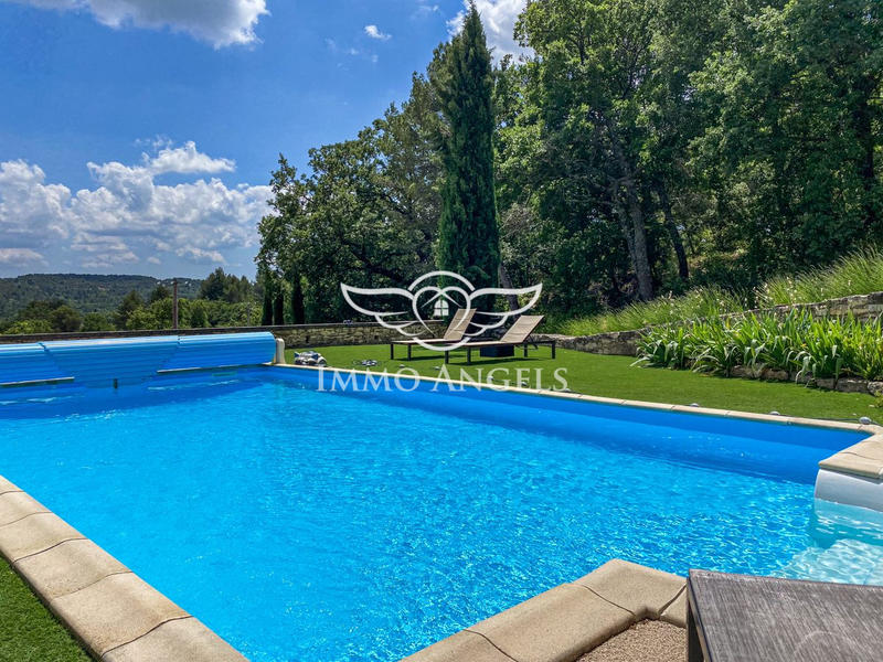 Mas - 320 m² - 10 pièces