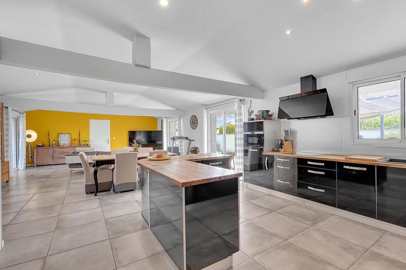 Maison - 215 m² - 5 pièces