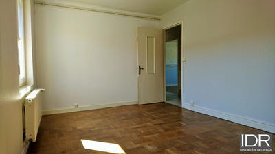 Appartement - 90 m² - 5 pièces