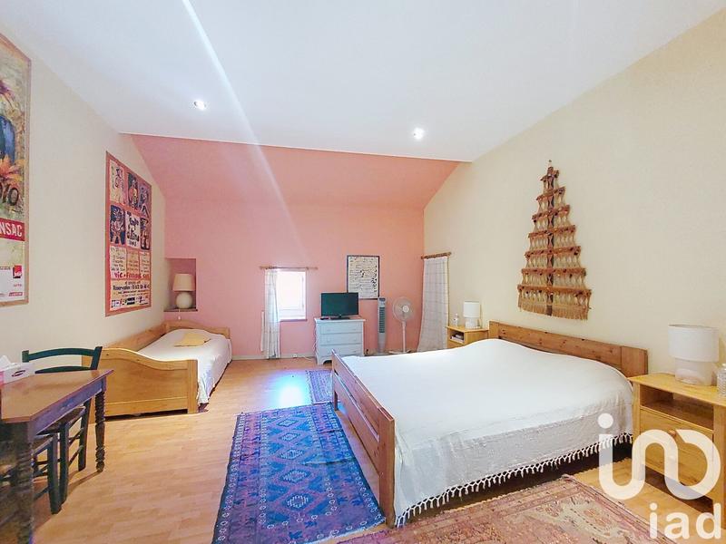 Maison - 255 m² - 9 pièces