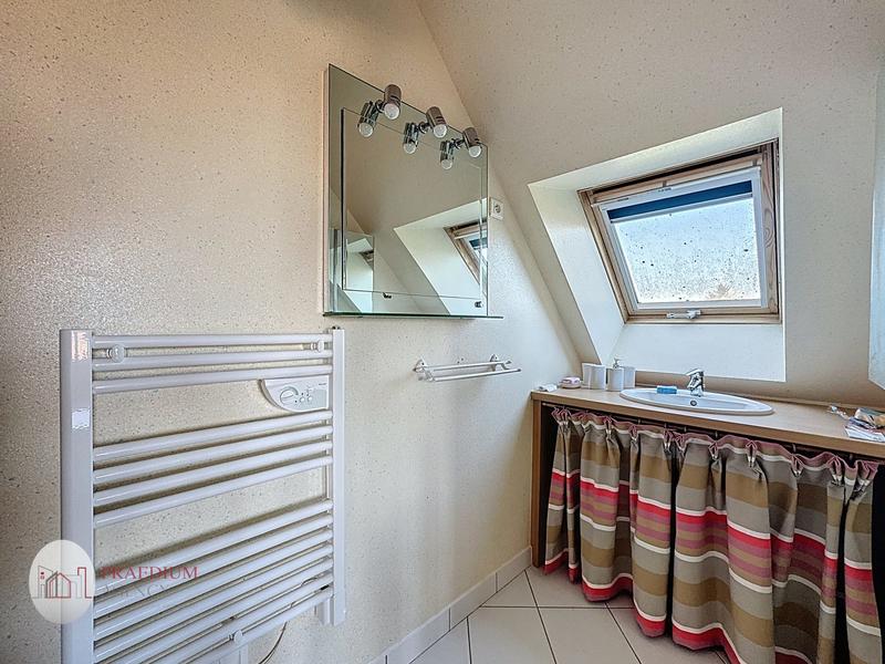 Maison - 202 m² - 8 pièces