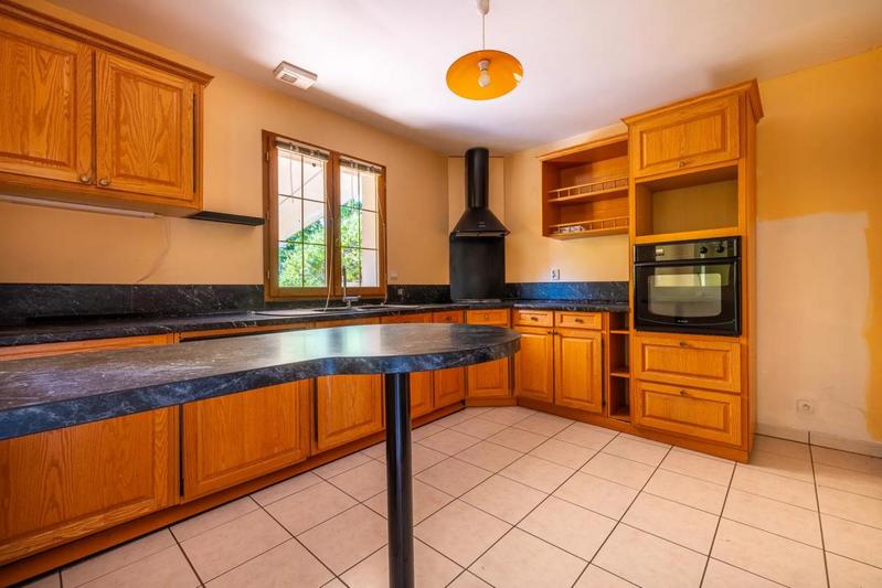 Maison - 195 m² - 6 pièces