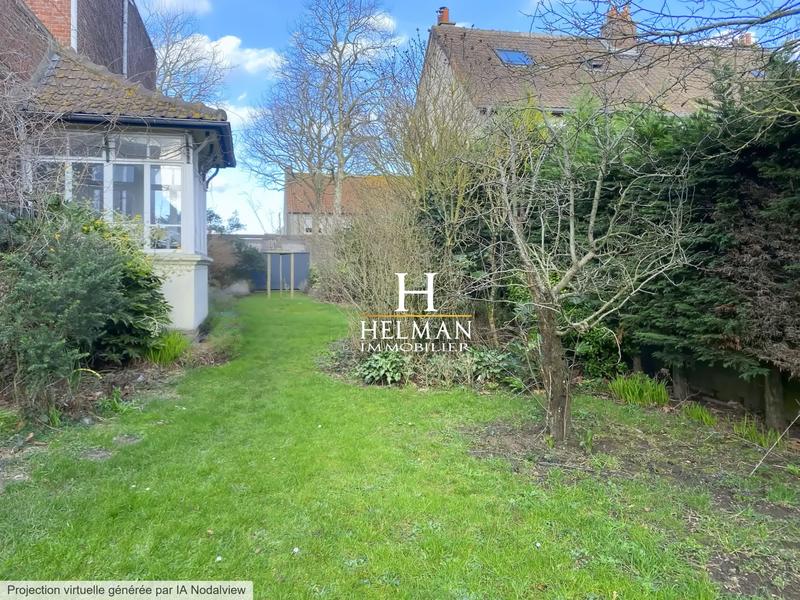 Maison - 325 m² - 11 pièces