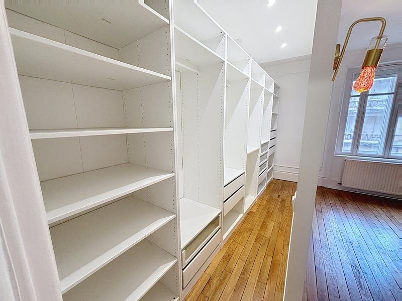 Appartement bourgeois - 158 m² - 6 pièces