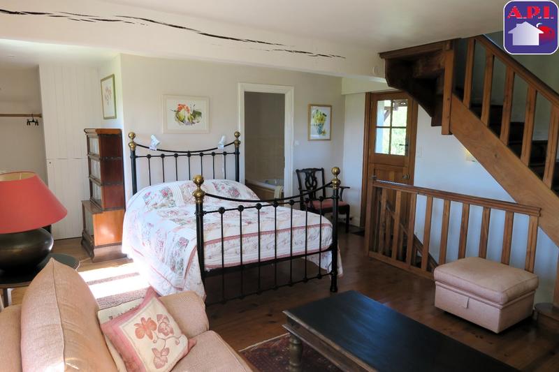 Maison - 230 m² - 9 pièces