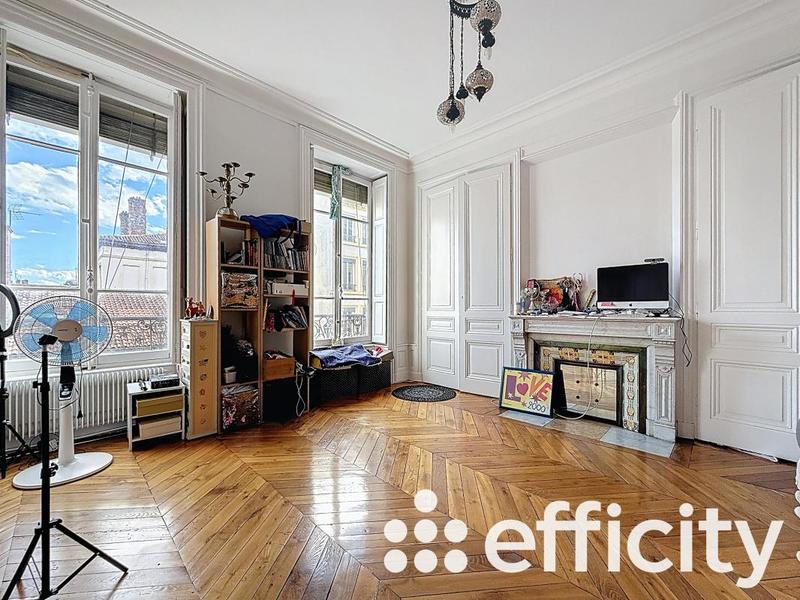 Appartement bourgeois - 179 m² - 6 pièces