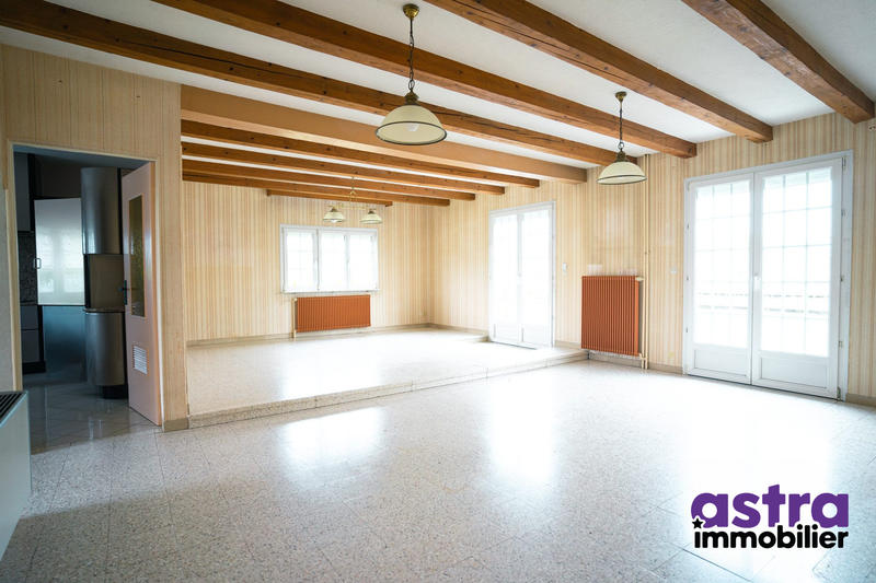 Maison traditionnelle - 153 m² - 8 pièces