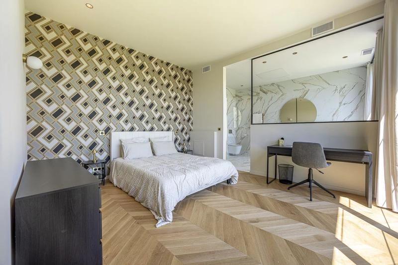 Maison - 300 m² - 7 pièces