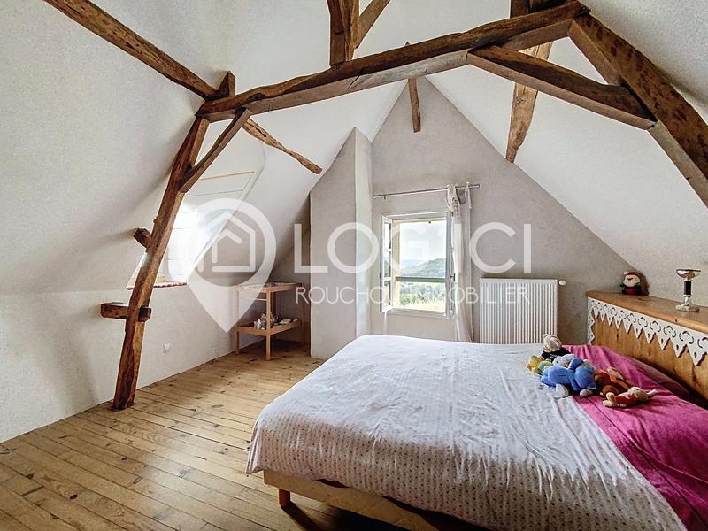 Maison - 220 m² - 8 pièces