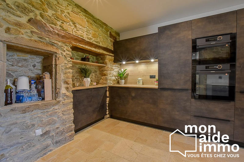 Maison ancienne - 242 m² - 8 pièces