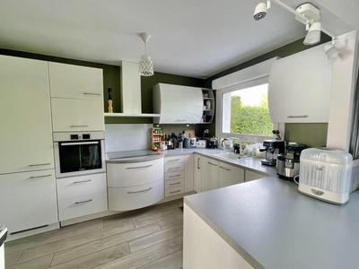 Maison - 93 m² - 5 pièces