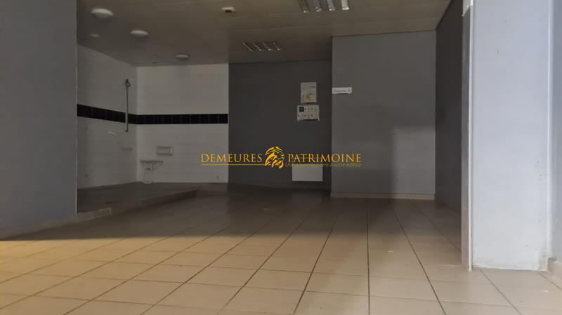 Local d'activités - 797 m²