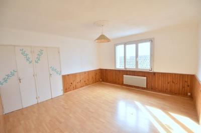 Maison - 87 m² - 9 pièces