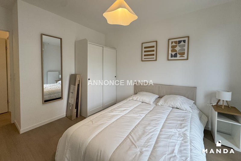 Chambre - 12 m² - 5 pièces