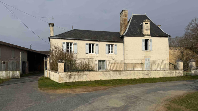 Maison - 210 m² - 10 pièces