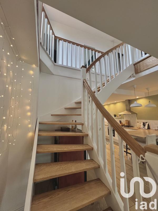 Maison - 201 m² - 6 pièces