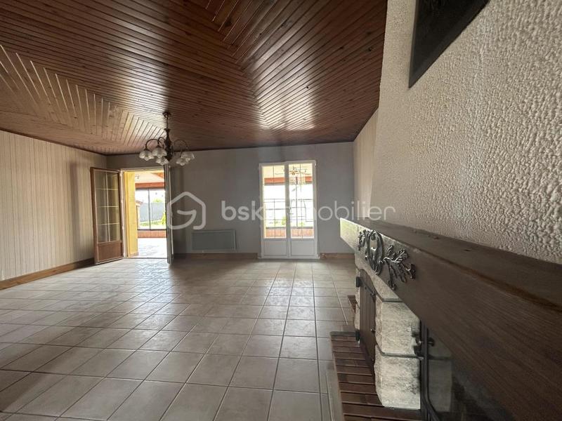 Maison - 220 m² - 10 pièces