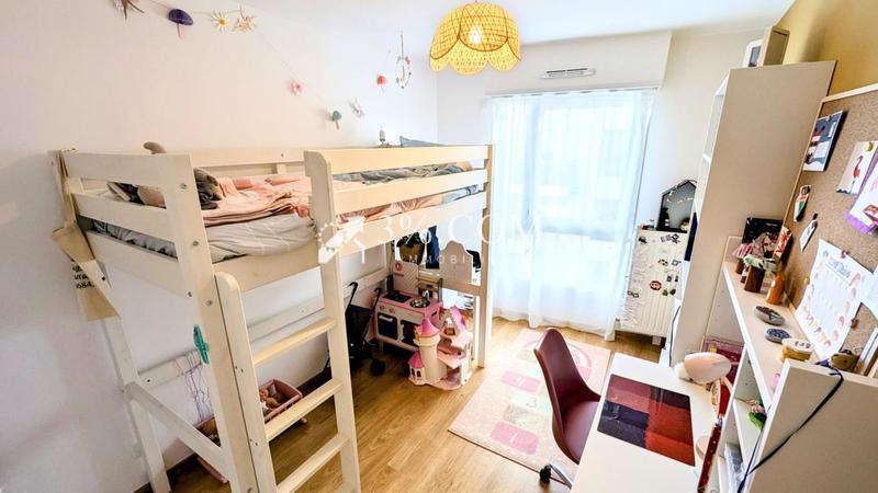 Appartement - 80 m² - 4 pièces