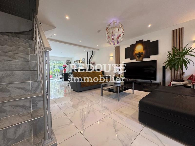 Maison - 140 m² - 6 pièces