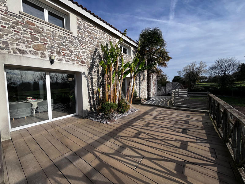 Demeure - 174 m² - 7 pièces