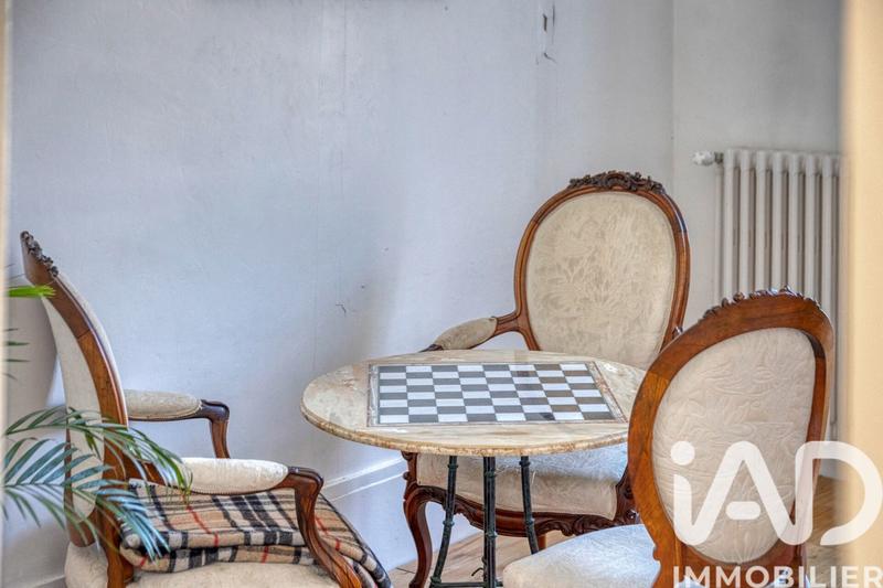 Maison - 241 m² - 6 pièces