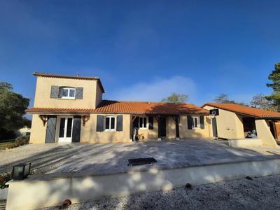 Maison - 137 m² - 5 pièces