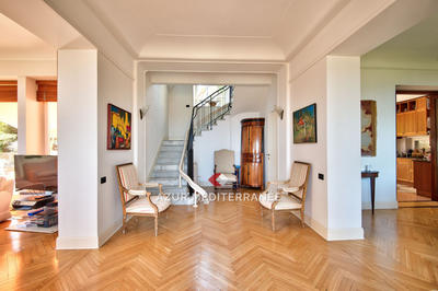 Villa - 240 m² - 6 pièces