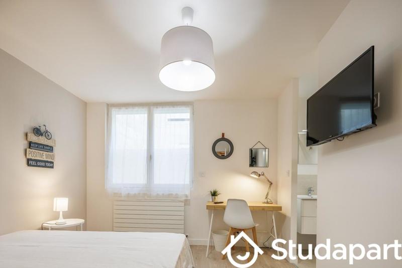 Chambre - 13 m² - 1 pièce