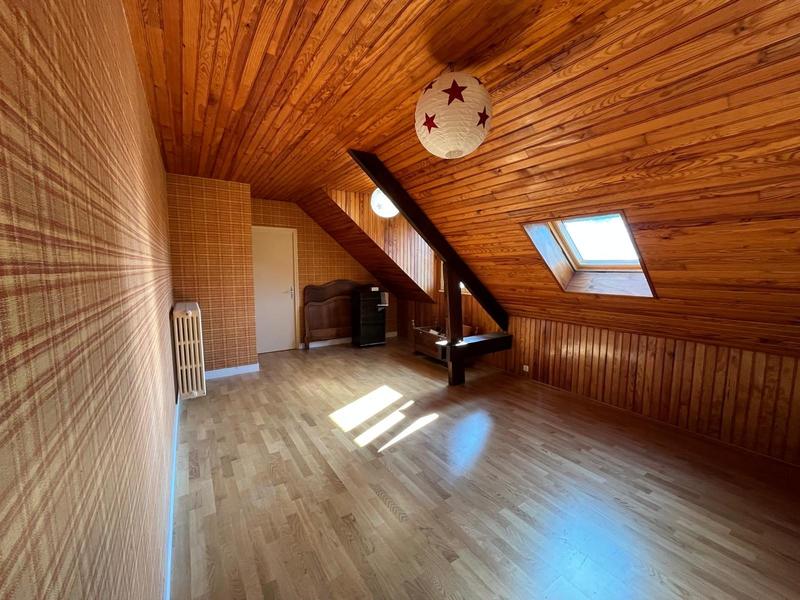 Maison - 230 m² - 10 pièces