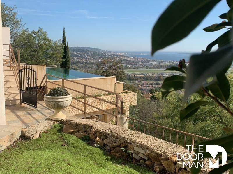 Villa - 255 m² - 9 pièces