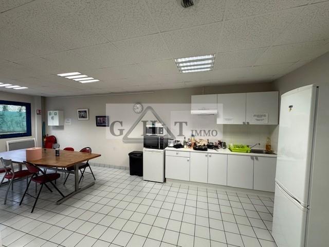 Entrepôt - 1 626 m²