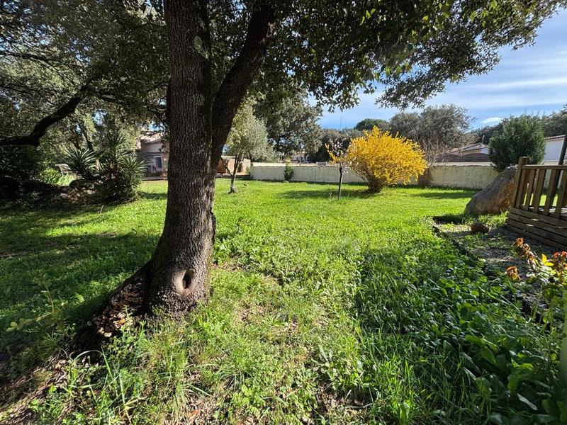 Terrain constructible - 963 m²