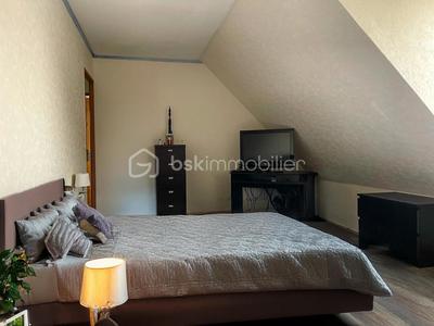 Maison - 98 m² - 5 pièces