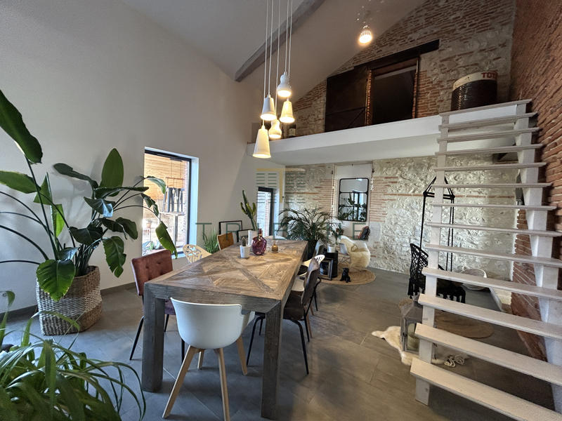 Maison - 262 m² - 9 pièces