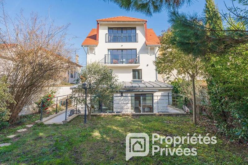 Maison - 187 m² - 8 pièces