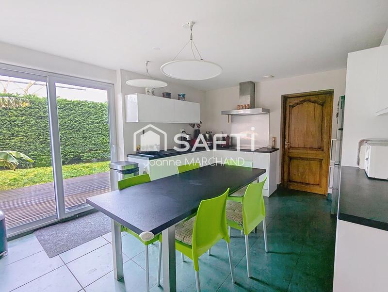 Maison - 230 m² - 7 pièces