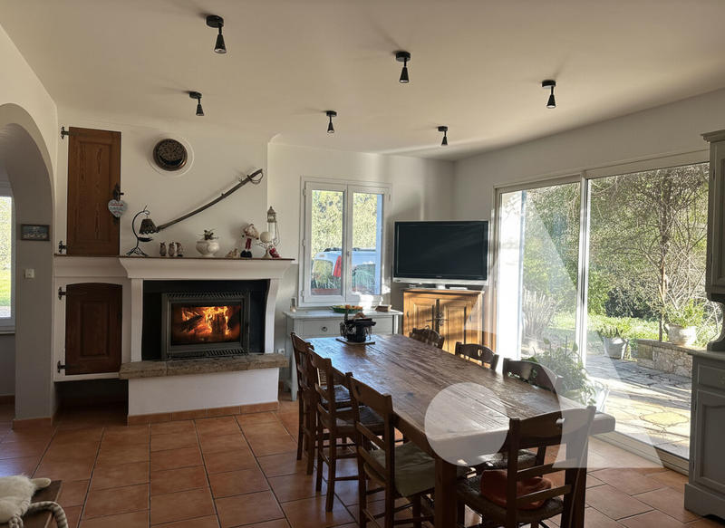 Maison - 182 m² - 8 pièces