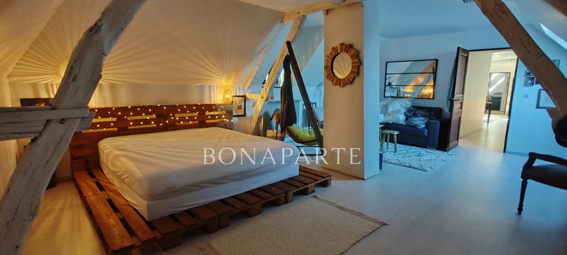 Maison - 285 m² - 9 pièces