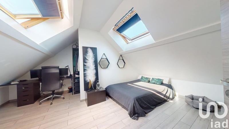 Maison - 201 m² - 8 pièces