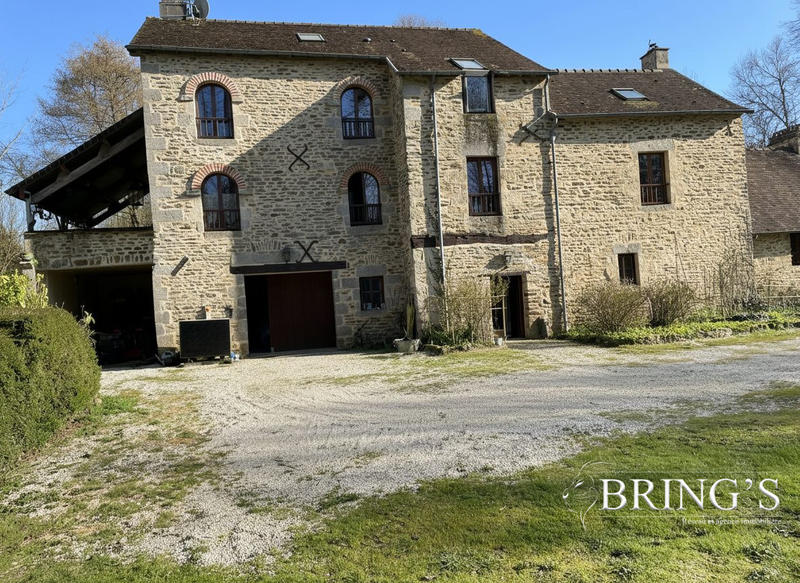 Maison - 218 m² - 7 pièces