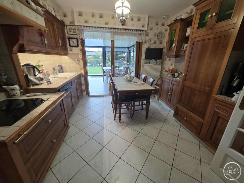 Maison - 185 m² - 6 pièces