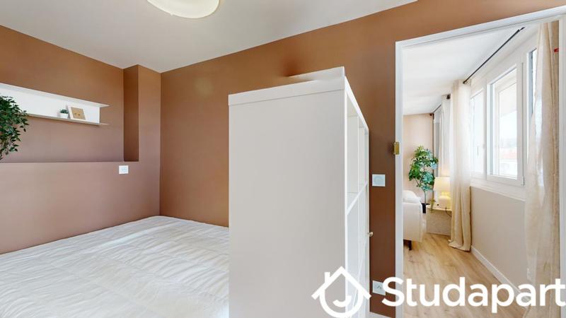 Chambre - 11 m² - 1 pièce