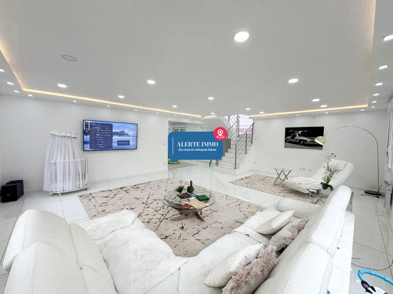 Maison - 165 m² - 6 pièces